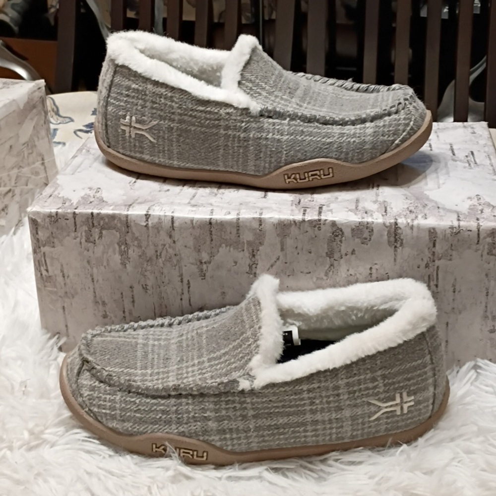 KURU Loft Women's Gray Plaid Slippers White Faux Fur Lining Arch Supportive